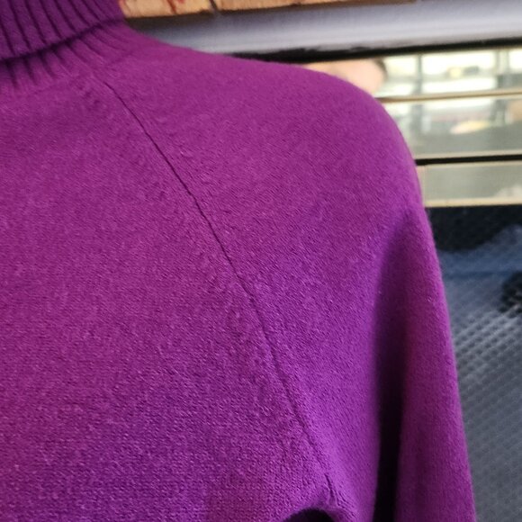 Banana Republic Y2K fine merino wool sweater/turtleneck in berry Sz M - Picture 8 of 11